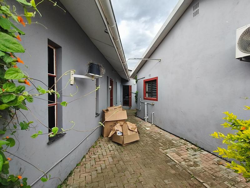 6 Bedroom Property for Sale in Mthata Eastern Cape